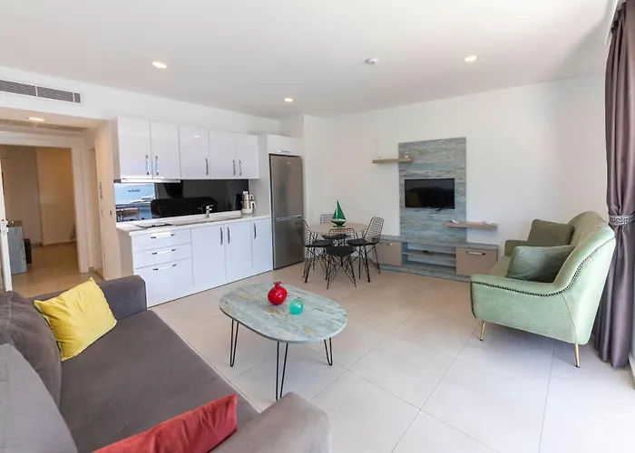 Luminous Seafront Apartment With Fascinating Sea View In The Heart Of Bodrum