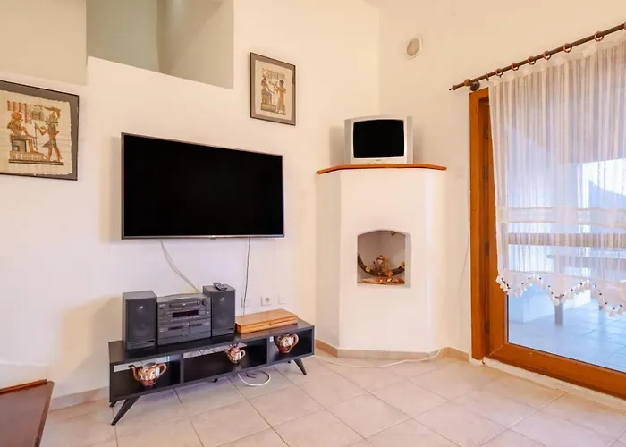 Pet friendly Central House Near Paradise Bay In Bodrum Golturkbuku
